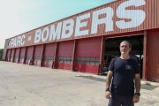 Jaume Navarro davant del Parc de Bombers de Tarragona, al polígon Francolí.