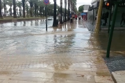 Imatge del carrer Paris que connecta amb el passeig Jaume I a Salou.