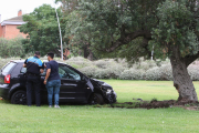 El vehicle ha quedat força danyat de la part davantera.