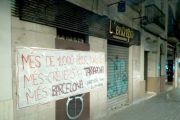 Una de les pancartes d'Endavant, a la Rambla Nova.