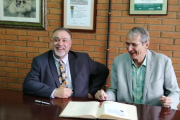 Imagen de la visita del Premio Nobel de Química Richard Royce Schrock al Comte de Rius.