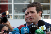 El president del PP, Pablo Casado, atén als mitjans de comunicació.