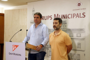 Pla mig del portaveu municipal de Cs a l'Ajuntament de Reus, Juan Carlos Sánchez, en roda de premsa amb el regidor Guillermo Figueras