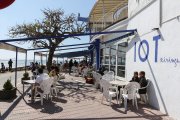 Clients, aquest diumenge 17 de març, al restaurant el Iot.