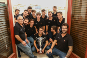 Els jugadors roig-i-negres d'hoquei patins s'han fet una foto amb la copa a l'Ajuntament.