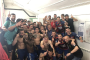 El Llagostera celebra la primera posició.