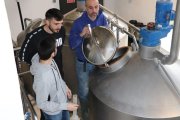 Activitat del Màster en Begudes Fermentades a la cervesera Les Clandestines de Montferri.