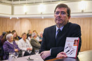 Enrique Villagrasa, ahir, a la presentació de 'Queda tu sombra'.