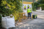 La falta de neteja i renovació del paviment és una de les principals queixes dels veïns de la zona