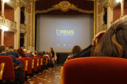 Pla general dels assistents a la cloenda de la primera edició del festival 'Breus' de Reus.