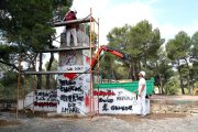 El monument franquista que va ser traslladat a un magatzem, a Horta de Sant Joan.