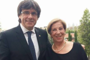 La regidora Martina Fourrier juntament amb l'expresident Carles Puigdemont.