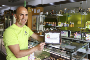 Margalef a la pastisseria Montserrat, que regenta des de fa més d'una dècada.