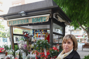 Tecla Amigó en una de les floristeries de la família a la plaça Verdaguer de Tarragona.