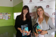 Les autores del llibre, Anna Borrull, a l'esquerra, i Cristina Valls.