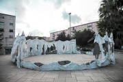 Monument de la plaça de la Sardana, de 1973, que encara no s'ha arreglat.