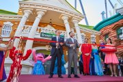 D'esquerra a dreta, Sergio Feder, President del Comité Executiu de PortAventura World i Ed Wells, vicepresident de International Media and Education de Sesame Workshop.