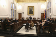 La votació amb què els regidors del govern i el grup de Cs van aprovar ahir el primer pas per consumar el canvi de gestió.