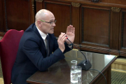 Pla mitjà, extret de la senyal institucional del Tribunal Suprem, de l'exconseller d'Exteriors Raül Romeva.