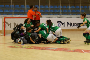 Les jugadores del Cerdanyola celebrant el passi a la final.