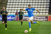 Pedro Martín condueix una esfèrica durant un partit disputat la passada temporada amb el Lleida Esportiu.