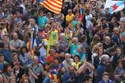 Pla picat d'uns manifestants a la plaça Imperial Tarraco durant la manifestació convocada per l'esquerra independentista. Foto del 18 d'octubre del 2019 (Horitzontal).