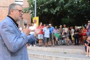 Imatge de l'alcalde inaugurant les festes del carrer Goya.