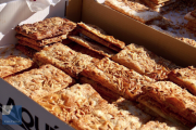 Degustació aquest dijous gras de la coca de llardons a Tarragona.