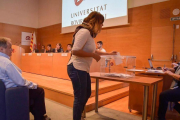 Imatge de la votació realitzada per part del claustre aquest dijous.