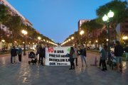 Alguns veïns del barri Parc Francolí en la concentració d'ahir en rebuig a la construcció del Centre Penitenciari Obert.