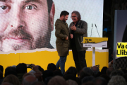 Gabriel Rufián i Joan Tardà durant l'acte final de campanya d'ERC.