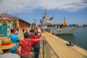 A primera hora de la tarda d'ahir, quan es van iniciar les visites al buc, els tarragonins ja formaven cues per pujar a bord del Furor.