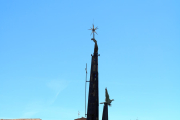 Pla general del monument franquista de l'Ebre a Tortosa.