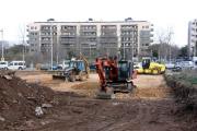 Pla obert de maquinària movent terres al solar del futur Centre Penitenciari Obert de Tarragona.