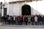 L'alcalde de Tarragona, regidors i funcionaris municipals en el minut de silenci per les víctimes d'IQOXE.