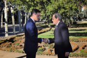 El president Pedro Sánchez, i el president de la Generalitat, Quim Torra, als jardins de la Moncloa