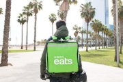 Imatge d'arxiu d'un repartidor d'Uber Eats