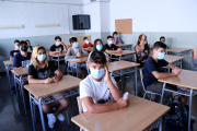 Pla general d'una classe amb alumnes d'ESO a l'institut Cristòfol Despuig de Tortosa.