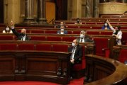 Un moment d'una votació al ple monogràfic sobre la monarquia.