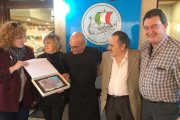 Piero Piccini amb la placa del primer premi del concurs D-Tapas.