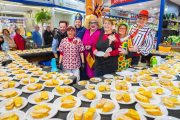 Imatge de l'esmorzar que han ofert les parades del Mercat Central de Reus.