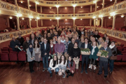 Imatge dels participants a la celebració, al teatre Bartrina de Reus.