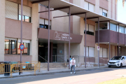 Entrada principal de l'Hospital Santa Creu de Jesús.