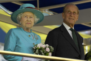 El príncipe Felipe junto a la la reina Isabel II en una visita a Toronto