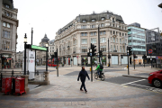 Oxford Circus, una de les zones amb més afluència de gent a la ciutat de Londres, pràcticament buida.