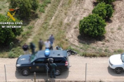 La Guardia Civil, en el momento de la detención.