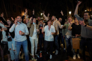 Imatge d'arxiu dels 'botellons' que estan tenint lloc durant els caps de setmana a barcelona després de la fi de l'estat d'alarma.