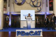 Marc Arza, al centre de la imatge, acompanyat per altres candidats del partit.