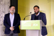 Ignacio Garriga acompanyat del president del partit, Santiago Abascal.