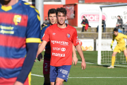 Pol Prats, durant l'Olot-Llagostera de la present temporada, duel en el qual l'ebrenc va jugar gairebé tot el partit.